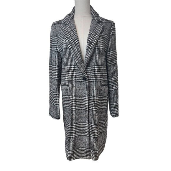 Zara Jackets & Blazers - ZARA Medium Black & White Houndstooth Plaid Coat